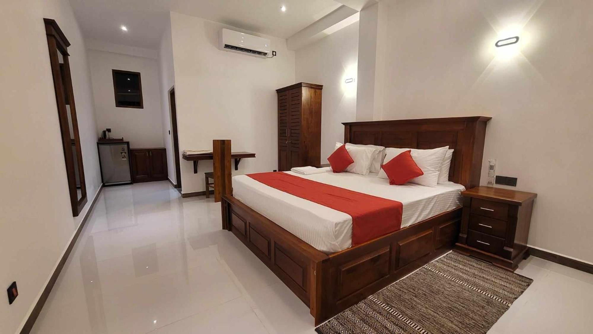 Hotel Crown Breeze Ahangama Exterior foto